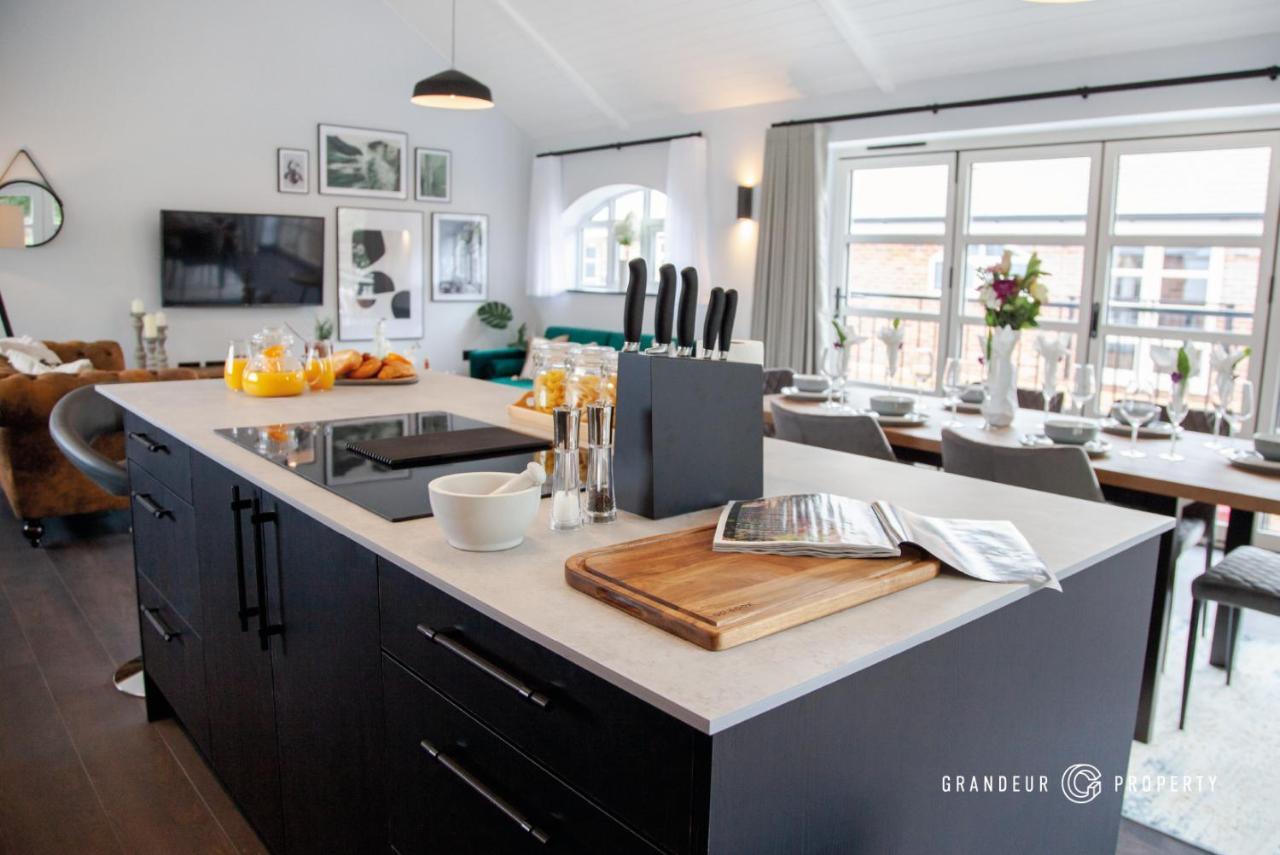 The Gatehouse By Grandeur Property Poole Bagian luar foto